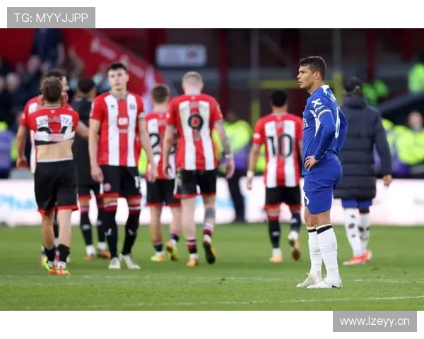 切尔西主帅执教稳定性受质疑，球队近期表现波动影响赛季走势